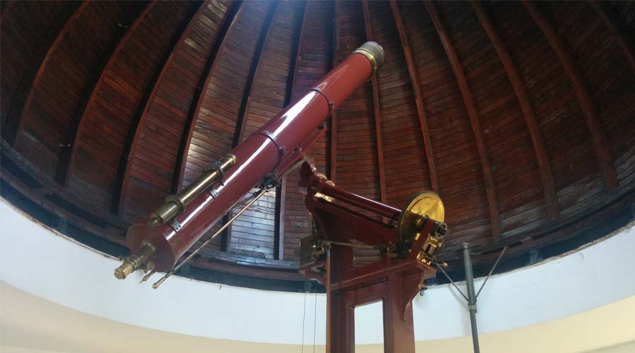 Estudiantes en curso de astronomía